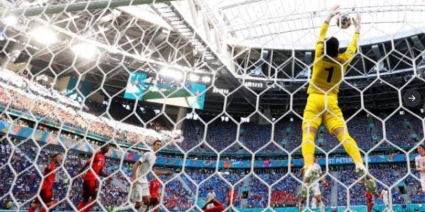 NG28-1米83的“巨人”难煞西班牙，佐默延续神奇又创纪录