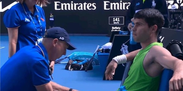 多多28-阿卡拒绝被逆转离全满贯仅差一胜，网友：紫薇到手的决赛机会飞了