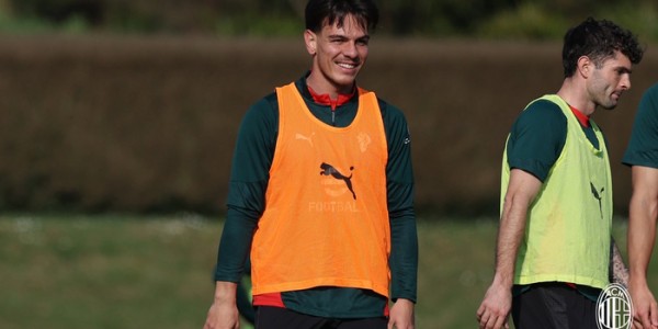 多多28app-米兰开启新一周训练备战|AC米兰|ac米兰|工作_新浪体育_新浪新闻