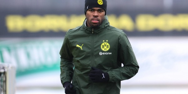 记者：楚克乌梅卡即将2000万欧转会多特，安塞尔米诺租借加盟