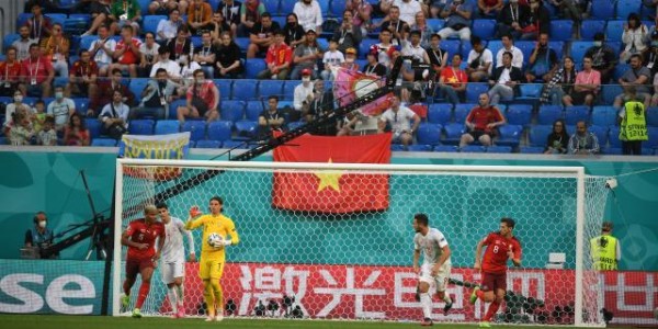 NG28-1米83的“巨人”难煞西班牙，佐默延续神奇又创纪录